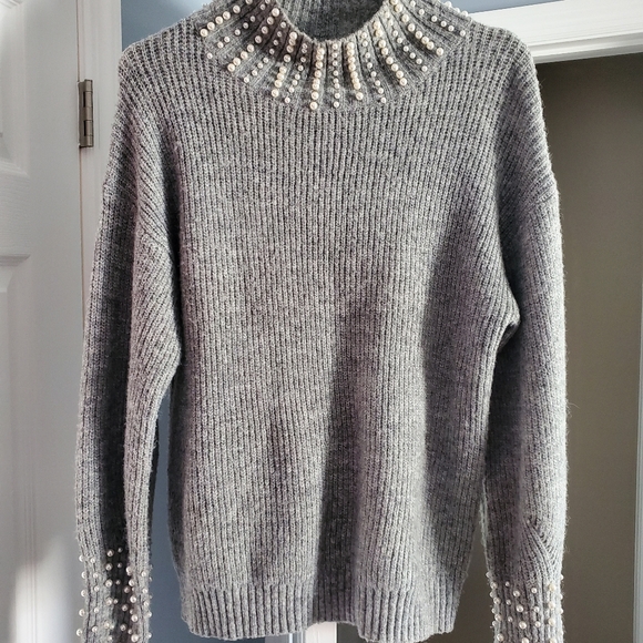 Selfie Couture by Trendology gray sweater Size M/L - Picture 4 of 4